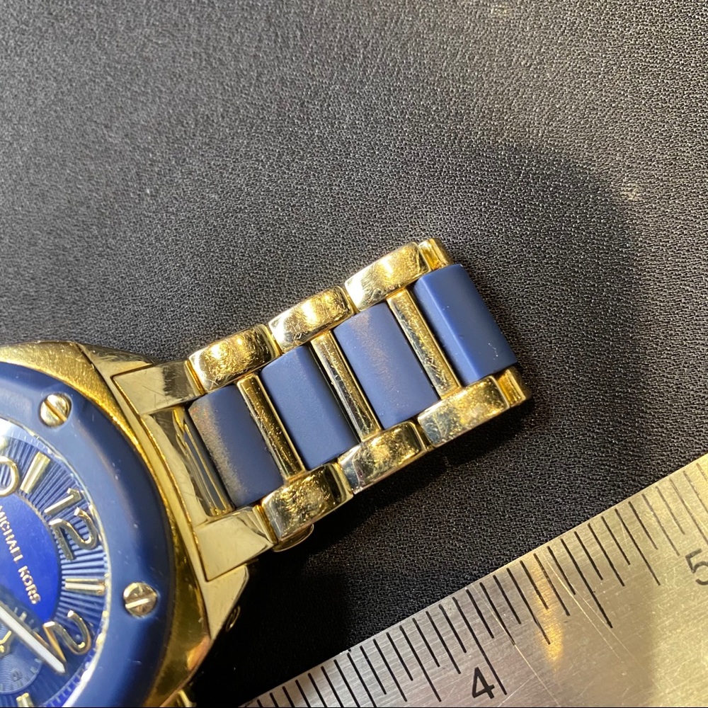 Michael Kors Navy & Gold watch - Picture 4 of 7
